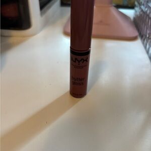 NYX Butter Gloss - Praline